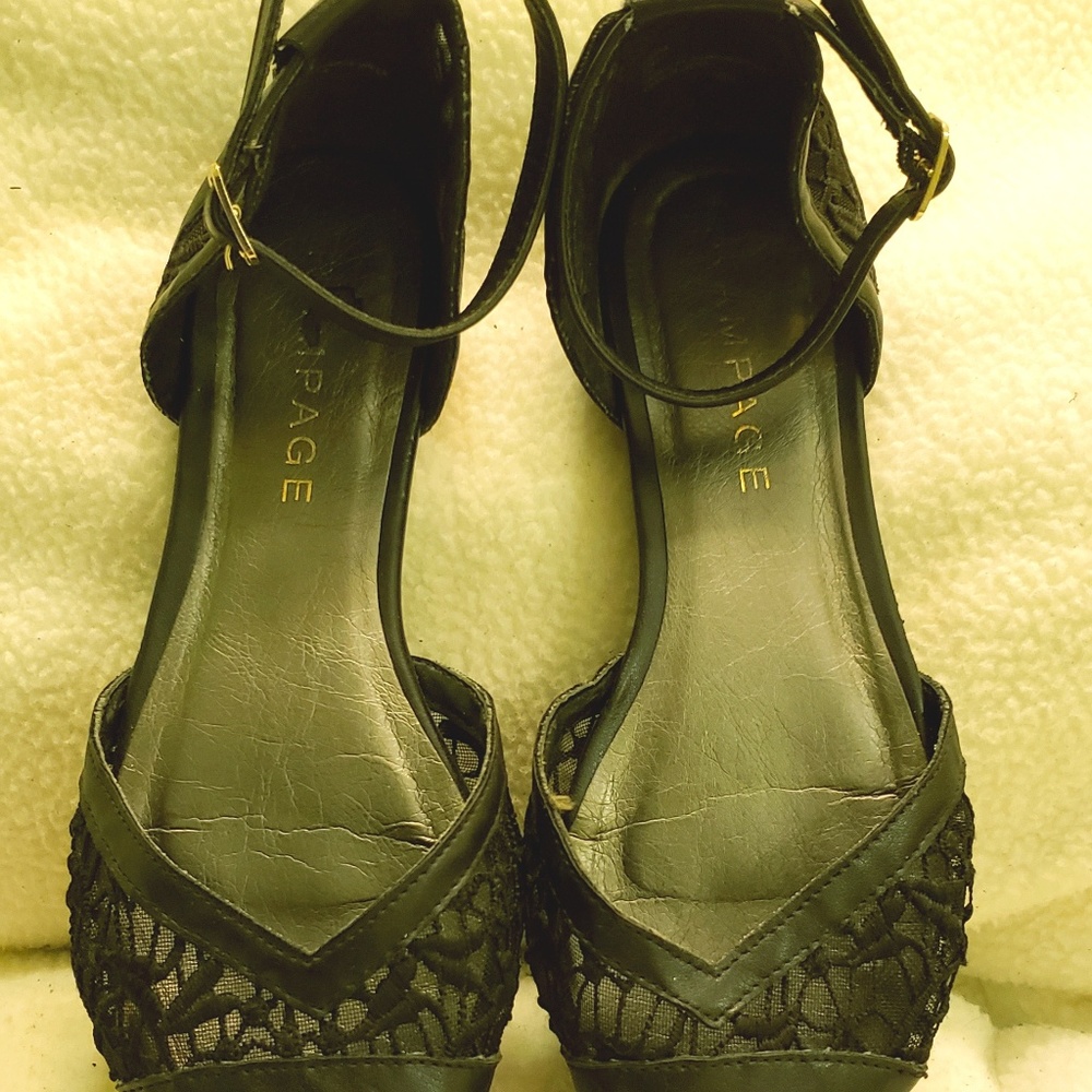 rampage black lace  flat shoes size 8m